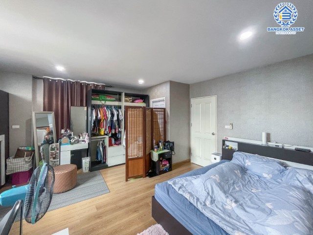 *****ทาวน์เฮ้าส์มือสองย่านกรุงเทพฯ ม.เดอะปาร์คแอท แฟชั่น รามอินทรา เนื้อที่กว้างขวาง 27.4 ตร.ว. ฟังก์ชัน 2 ห้องนอน 3 ห้องน้ำ แถมฟรี! 2 เครื่องปรับอากาศ 2 เครื่องทำน้ำอุ่น บนทำเลเชื่อมต่อถ.รามอินทรา ใกล้ทางด่วน "ทางด่วนรามอินทรา-อาจณรงค์" ในราคาสุดคุ้ม!